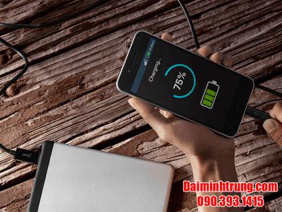 Sạc điện thoại bằng laptop