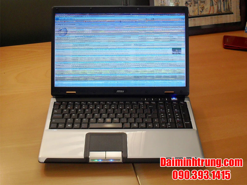 nguyen nhan man hinh laptop bi trang